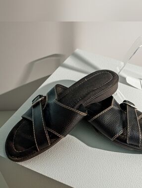 Predictions Black Cross-Strap Comfort Plus Slide Sandals Size 8.5
